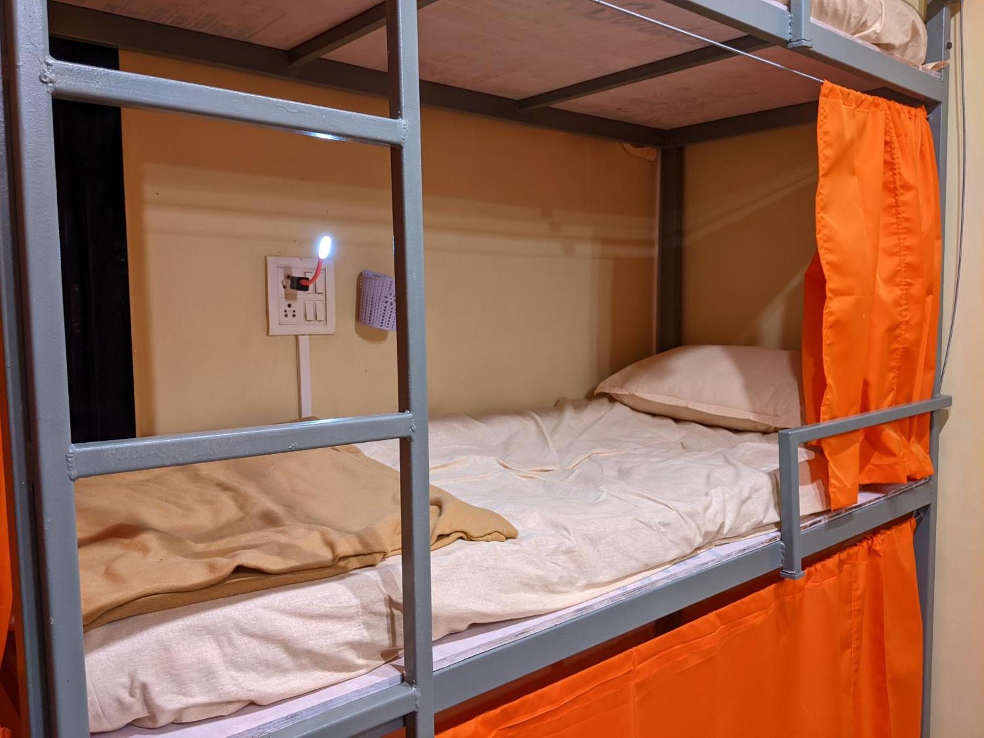 Awaara Backpackers Hostel, Alībāg Eksteriør billede